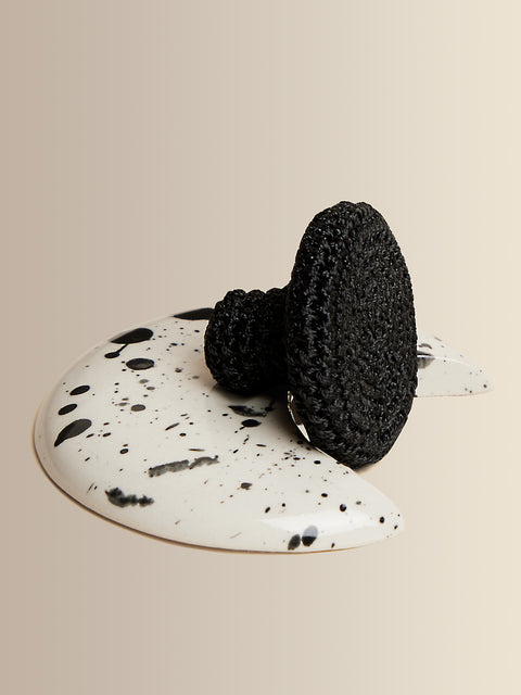 Dehiya Black Mihakka on Speckled Ceramic Holder